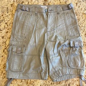 New with tags 30” Tommy Bahama Madison Lake Cargo Shorts